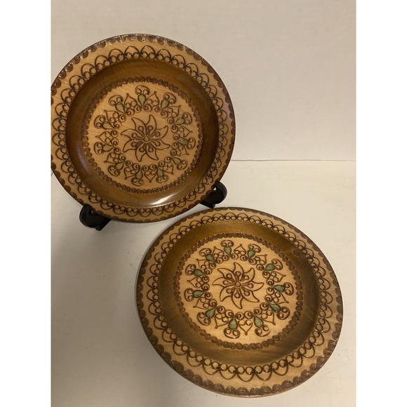 2 Vtg Spoldzielnia Rzemieslnicza Hand Carved Wooden Hanging Plates 8.5" Poland - Picture 1 of 11